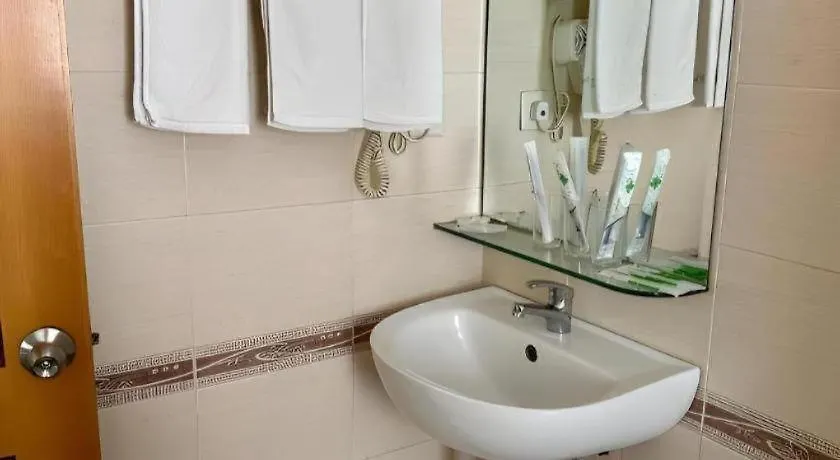 Man Va Hotel Макао